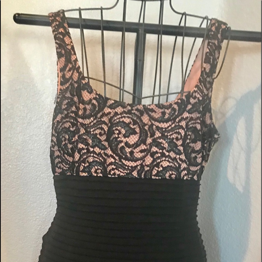 Beautiful sleeveless back zipper dress